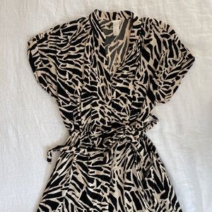 H&M Printed Button-Up Maxi Dress - S